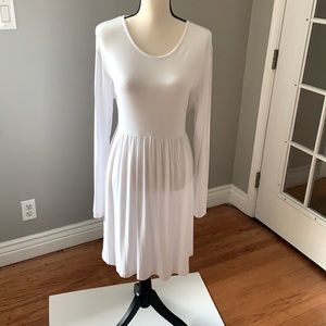 White dress in Size XL